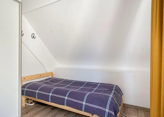 Tourist Travel * 斯琴丹