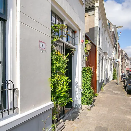 Hostel Tourist Travel *