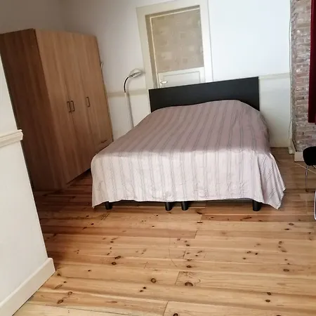 אכסניה Tourist Travel סכידאם