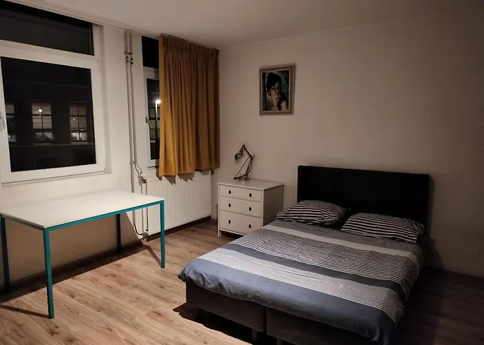 Hostel Tourist Travel Schiedam