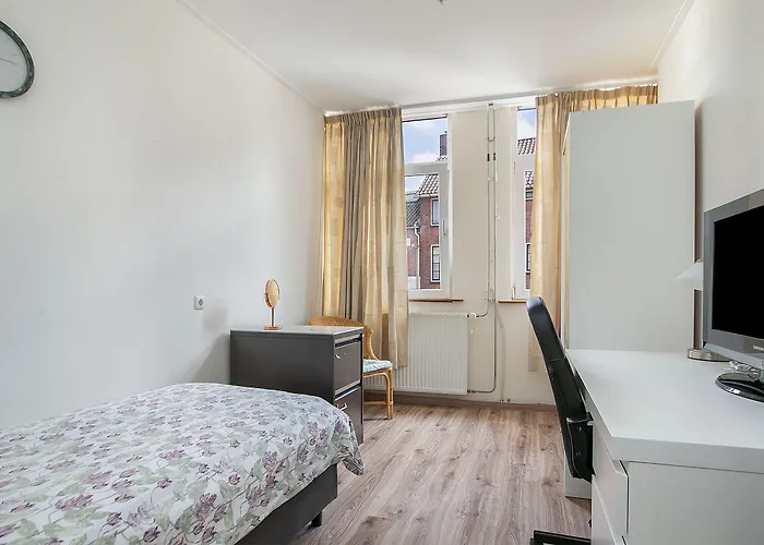 Hostel Tourist Travel *