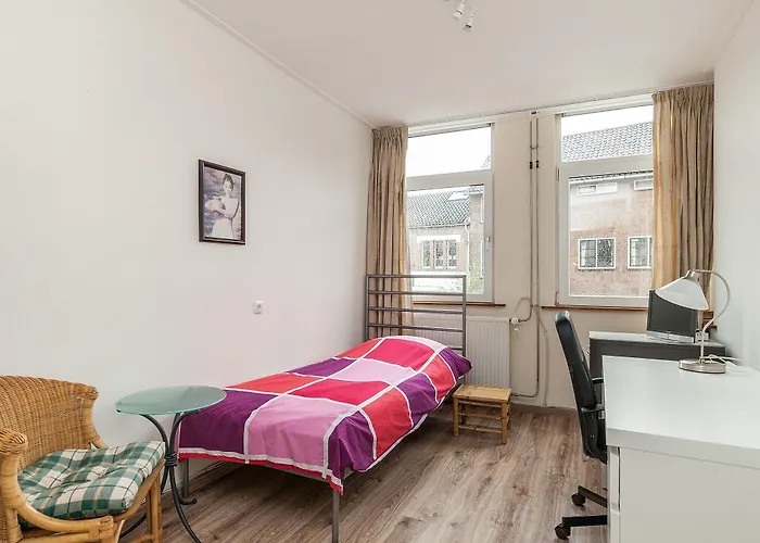 Tourist Travel Hostel Schiedam